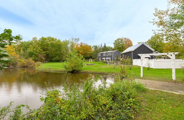 Botanical Hideaway: Gorgeous Home w/Hot Tub & Sauna