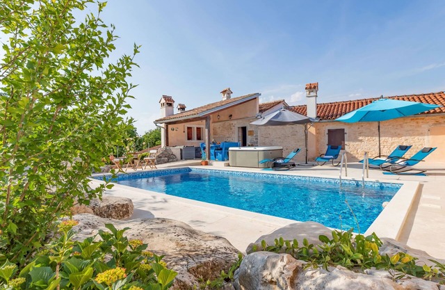 Botra Maria by Interhome