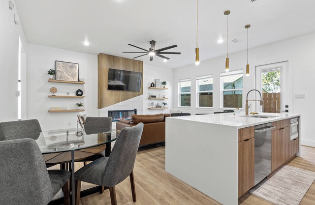 Bottom District Skyline Retreat