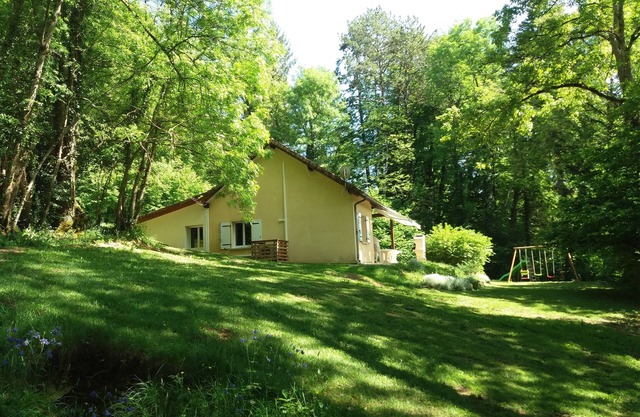 Bouilland - Independent house in wooded property of 6500 m² - France