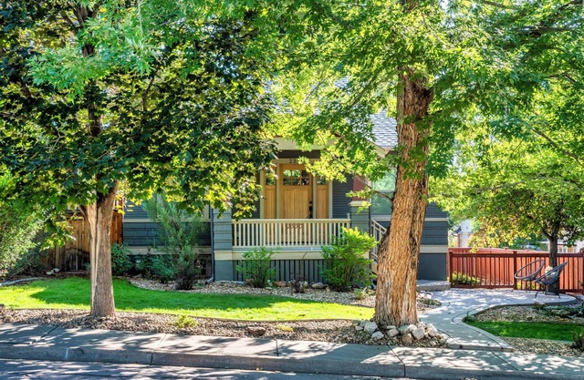 Boulder Bungalow IN TOWN Walk to Everything - SUNDANCE