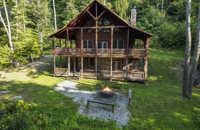 Boulder Ridge, hot tub, WiFi, firepit, grill