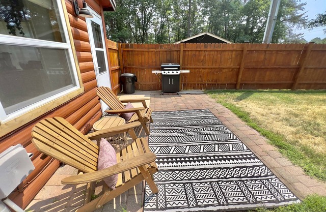 Boulder Rock Bungalow on Birchwood in Breezy ➳ Close to Everything