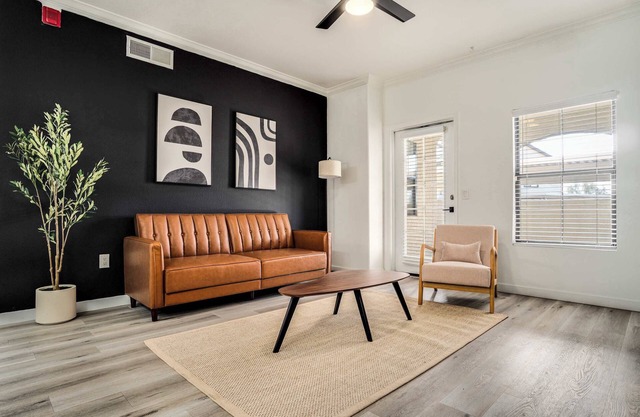 Boulevard Stays Quiet Modern 2BR Pickleball, Pool, Parking, Gym 03