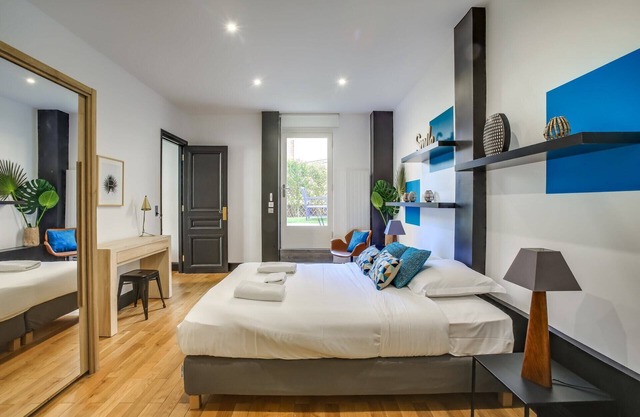 Boulogne 8 - One Bedroom Apartment, Sleeps 4