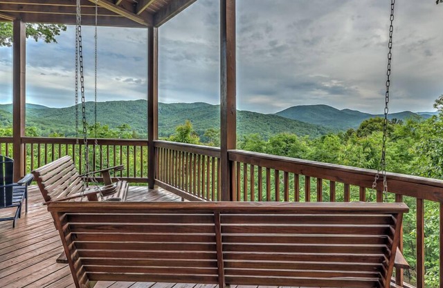 Bourbon Barrel Ridge - Pet Friendly | Impressive Mountain Vistas | Mountain Modern Luxury