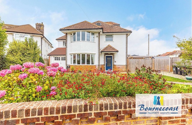 Bournecoast: Family home with garden, patio, summer house and parking - HB10659