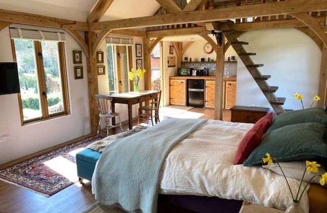 Boutique Barn in Surrey Hills