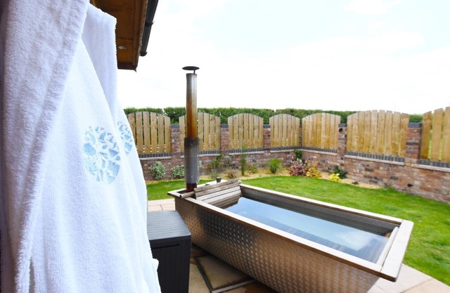 Boutique Farm stay cottage in Worcestershire - Hot Tub/Dog Friendly