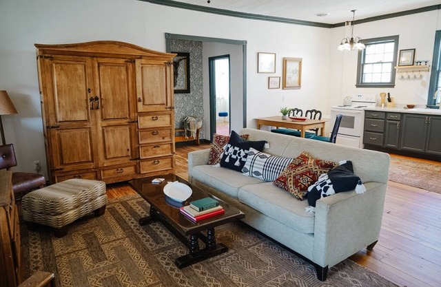 Boutique Guest Stay in Downtown Clarksville