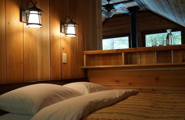 Boutique Mountain Lodge, 4 cabins, 20 km South of Nelson