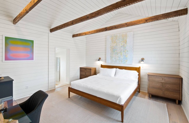 Boutique Room steps from Downtown Mall | Rose Jean - Room #3