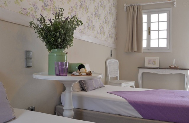 Boutique Studio for 2 pers With pool (103)