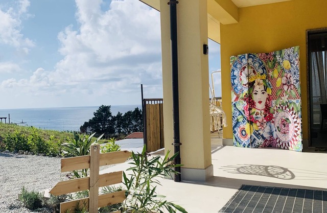 Boutique villa apartment near Tropea with garden and breathtaking sea view