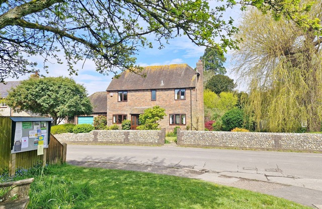 Bramley Cottage - sleeps 6 guests in 3 bedrooms
