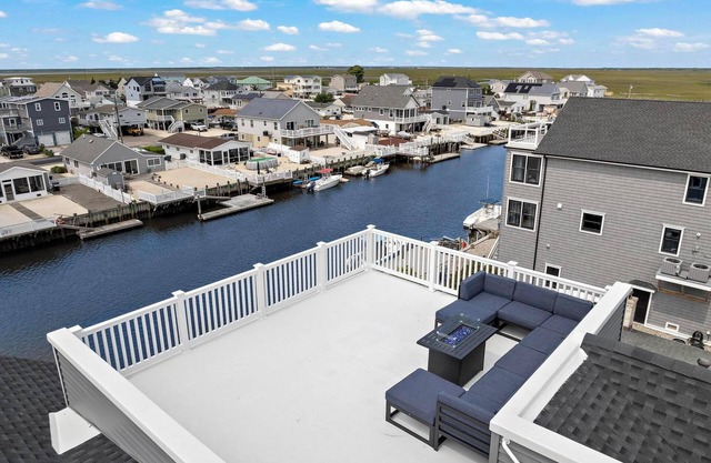 Brand New, Waterfront Beach Oasis with Heated Pool, Hot Tub, & Dock close to LBI