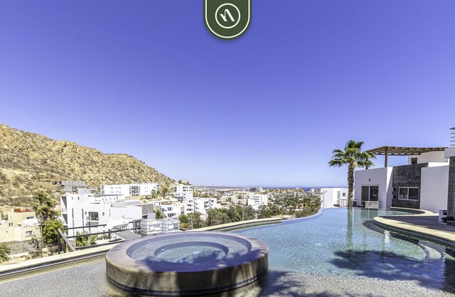 Brand New 3 BR Penthouse - Oceanview Rooftop Pool