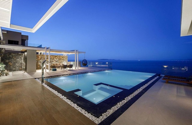 Brand new 6 bedroom villa with a heated pool