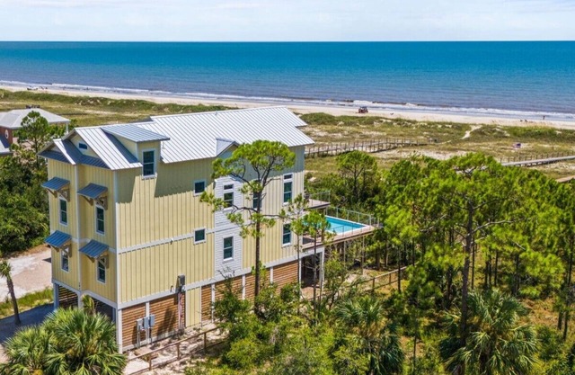 Brand New Beachfront Build, Private Pool, Pet-Friendly, Secluded Beaches of Sout