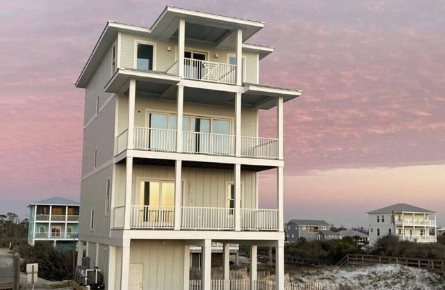 Brand NEW Gulf Front w/Pool, elevator, 6 bdrm, North Cape San Blas!