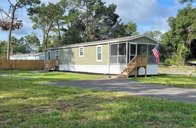 Brand New Home Perfect for Travelers, Snow-Birds, Bikers & Fisherman