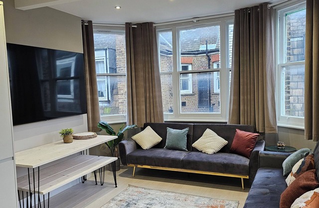 Brand New London flat. One minute walk from West Kensington Underground Station