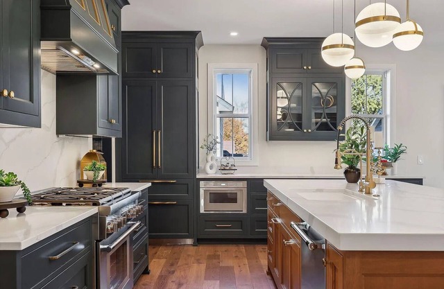 Brand New! Luxury 5BR House in Heart of Charming Downtown Wayzata