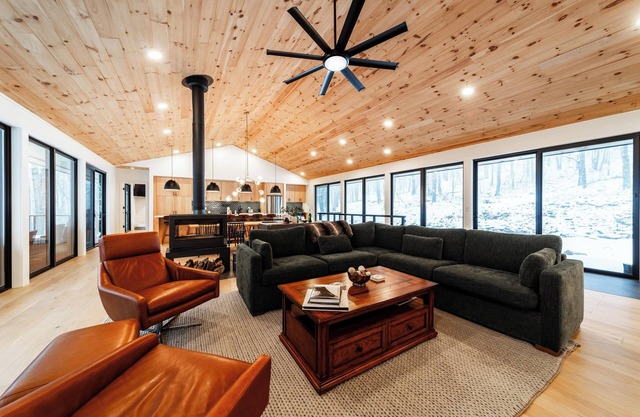Brand new, luxury cabin in the mountains