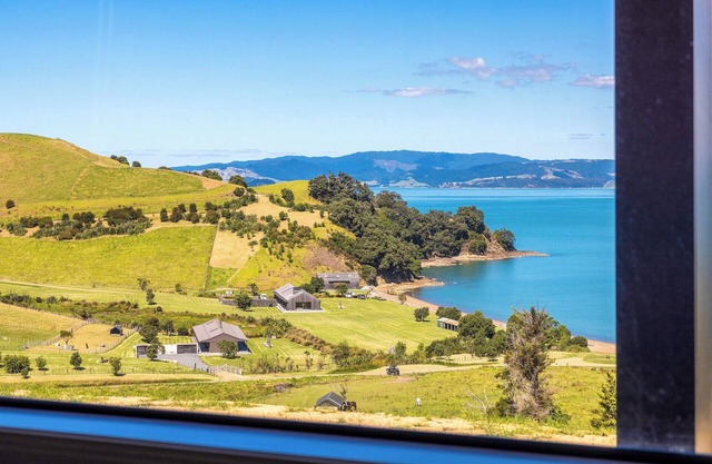 Brand New luxury apartment with Spectacular Sea Views