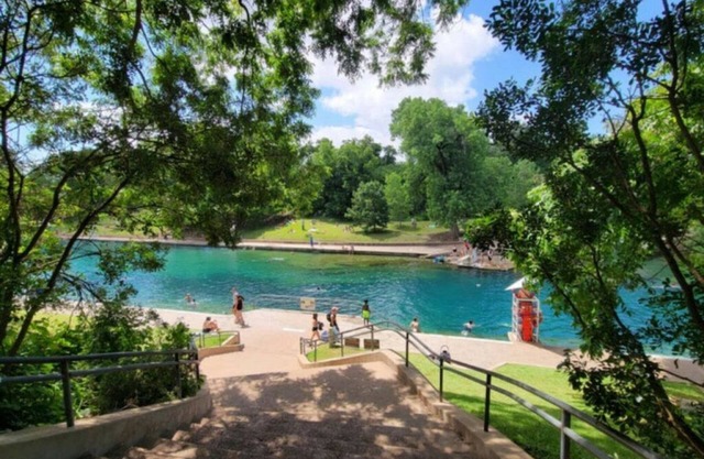 Brand new! Steps2 UT! Near DT! Luxury, Sleeps 10, Xbox, Ps5, CoffeeBar, Pets ok