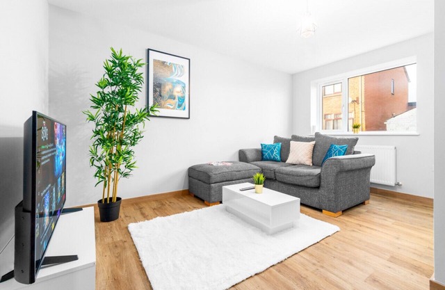 Brand New - Two Bed - Parking - Stourbridge
