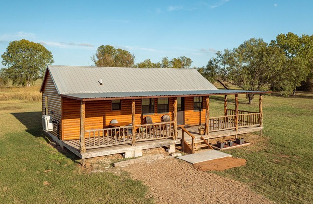Brazos River Cabin on 15 Acres