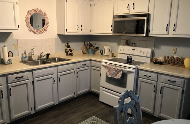Breakfast Included in Country Cottage King Suite