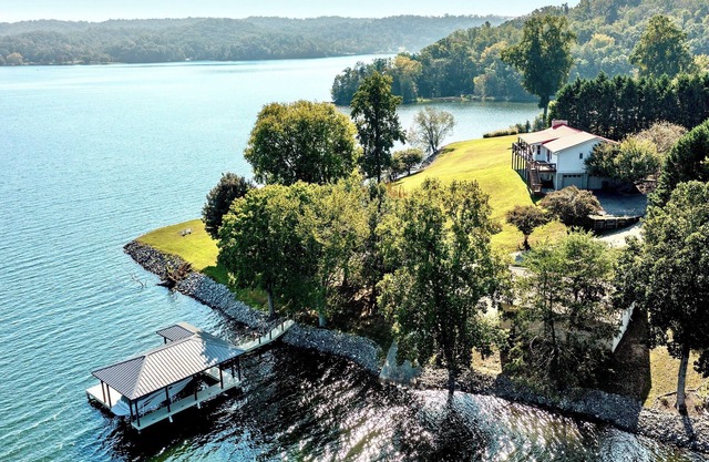 Breathtaking Lake Views | Private Boat Ramp, Sleeps 12!
