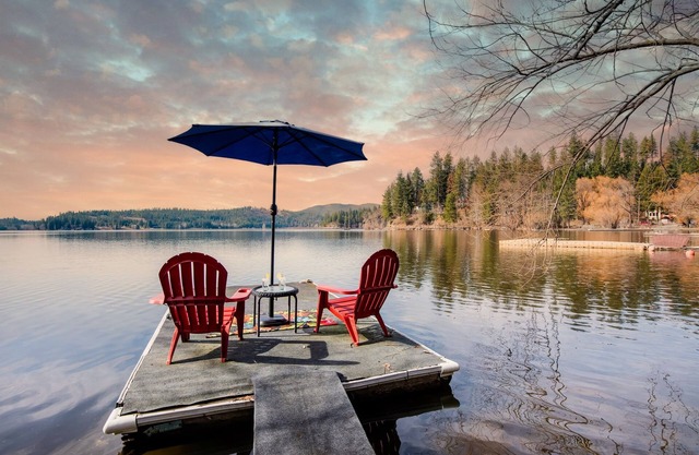 Breathtaking Lake Views | Private Dock, Fire Pit & Chef’s Kitchen