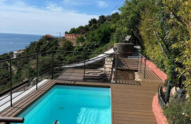 Breathtaking luxurious villa with sea-view in Théoule sur Mer