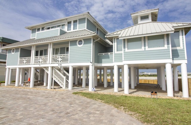 Breathtaking oceanfront views! Sleeps 16!