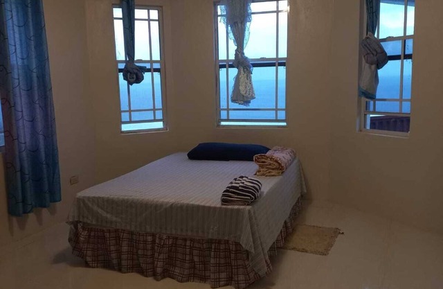 Breathtaking Ocean View 2 bedroom-2 bathroom.
