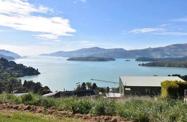 Breathtaking views of Governors Bay! Apartment only 15 mins to Christchurch