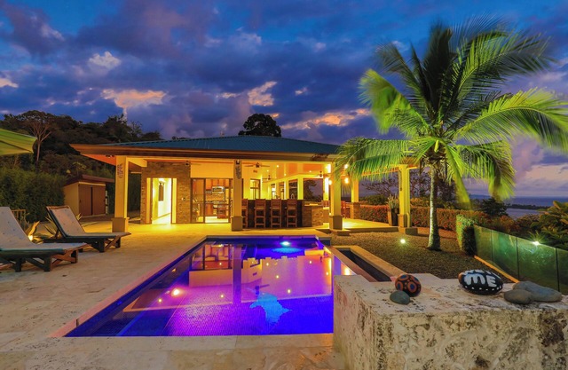 Breathtaking View Luxury 3-bedroom house in Nature Lovers, Ojochal