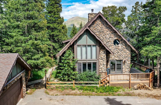Breathtaking Views! Family Friendly/Pet Friendly w/Hot Tub, Game Room - Mountain Aire' Getaway