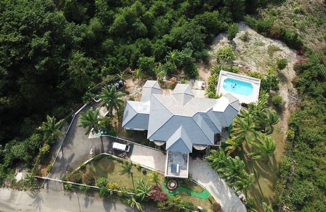 Breathtaking Views Emerald Views! Attention Eco Tourism lovers!