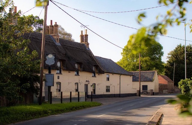 Breckland Thatched Cottage on the Norfolk Border