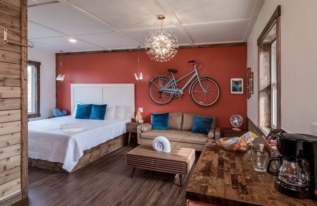 Breezy, Bike-Inspired Retreat