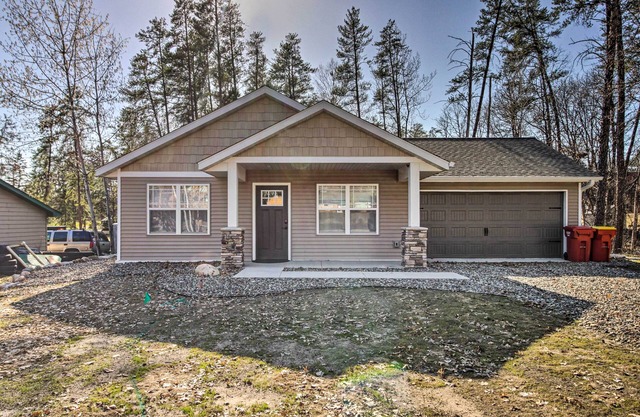Breezy Point Cabin w/Fire Pit - Walk to Lake