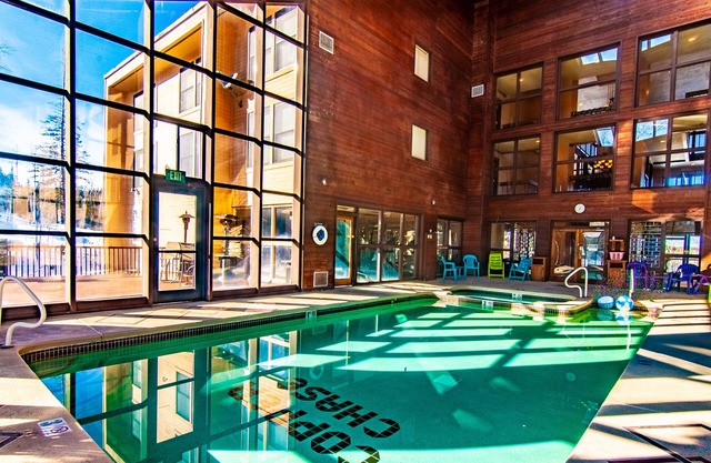 Brian Head Penthouse North, Pool-Hotub, Ski-I/O, 5+ BR, 3 bath + Loft, Sleeps 16