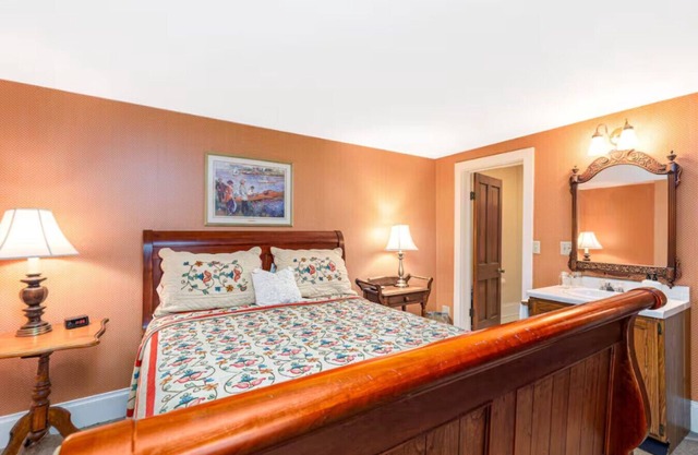 Briarstone Inn | Historic 7-Room Inn w/Private Baths | Walk to Downtown Galena