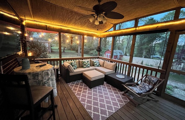 Brick ranch w/amazing porches. Less than a mile to downtown Newton. Pet friendly