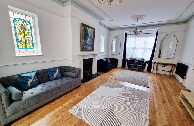 Bridgerton House - Detached 5-bedroom Property