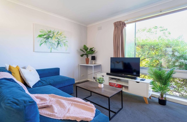 Bright 2B Private Yard at Highton